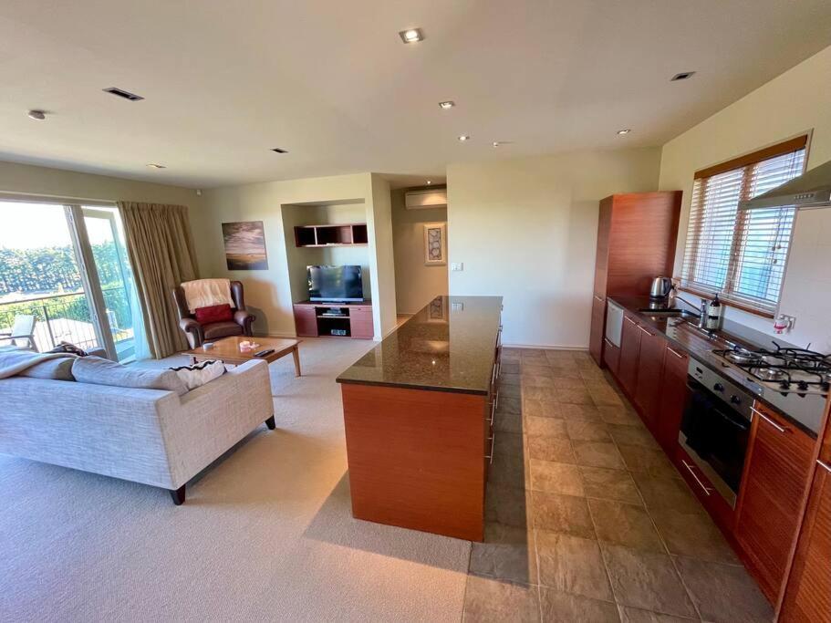 Terrace Downs 2 Bedroom Apartment Windwhistle Buitenkant foto