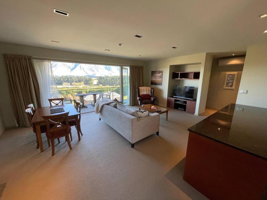 Terrace Downs 2 Bedroom Apartment Windwhistle Buitenkant foto