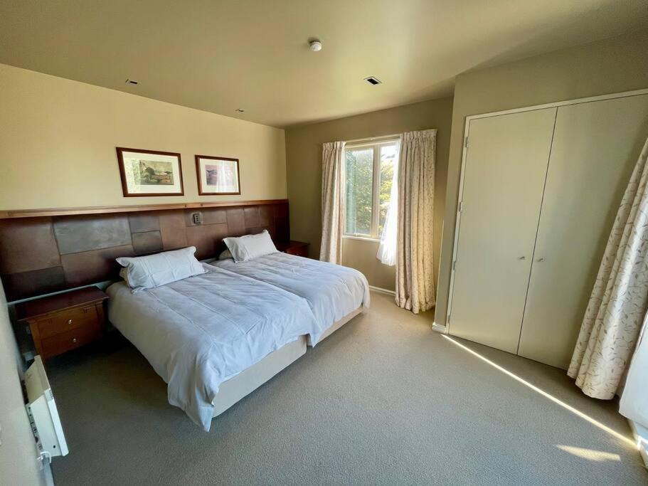 Terrace Downs 2 Bedroom Apartment Windwhistle Buitenkant foto